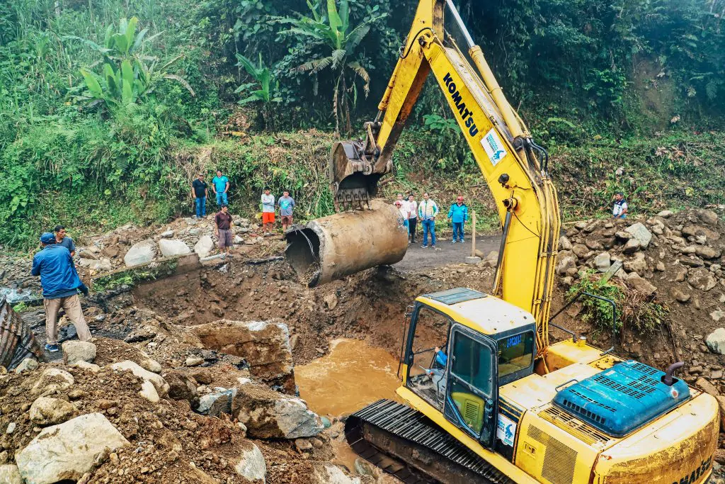 Prefectura del Guayas presenta plan ante El Niño con 294 puntos vulnerables identificados